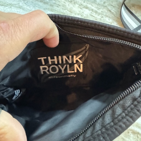 Think ROYLN black BUM bag - Picture 7 of 9